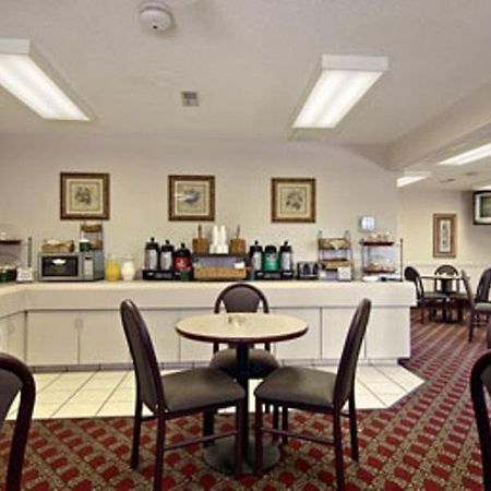 Days Inn By Wyndham Wytheville Étterem fotó