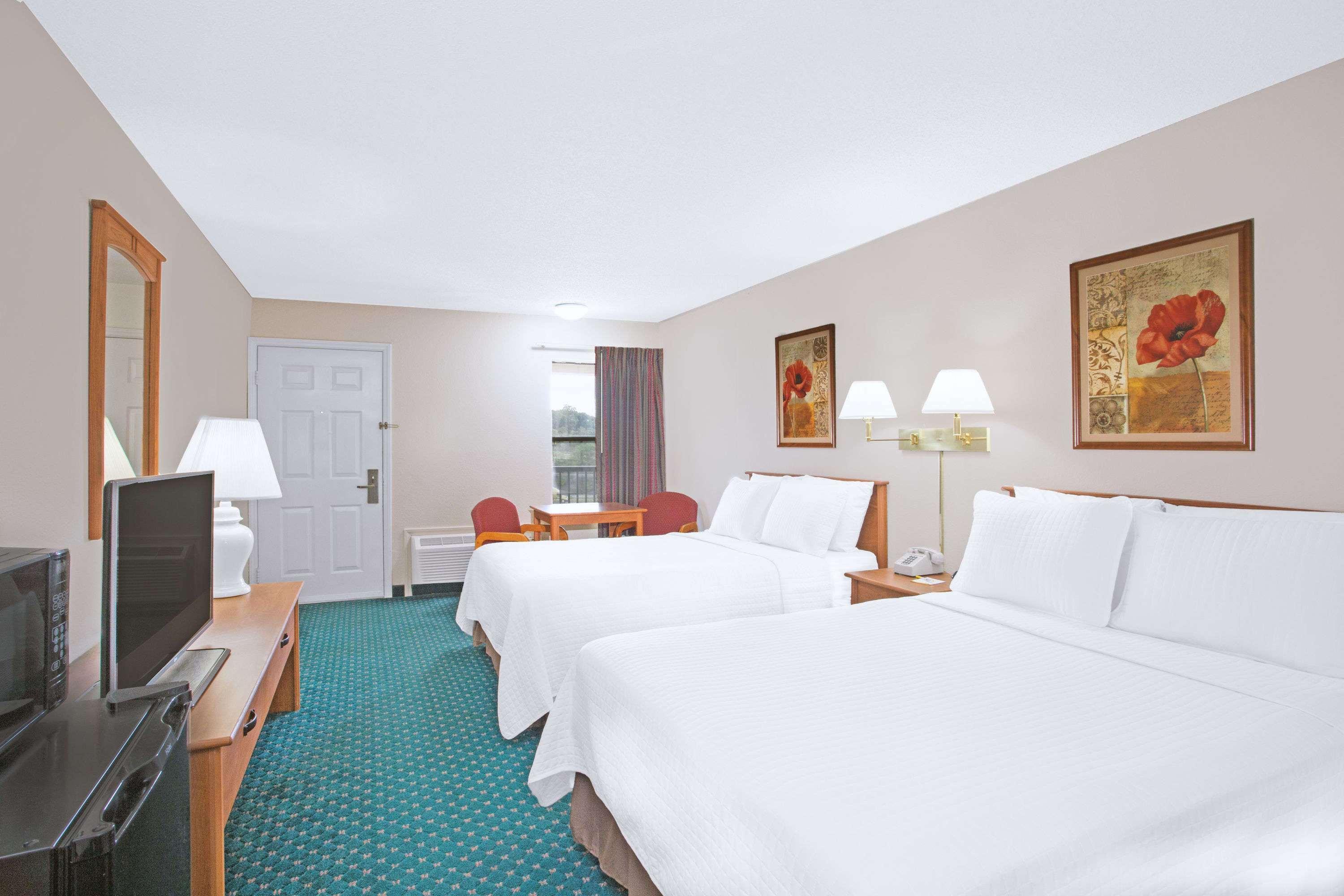 Days Inn By Wyndham Wytheville Kültér fotó
