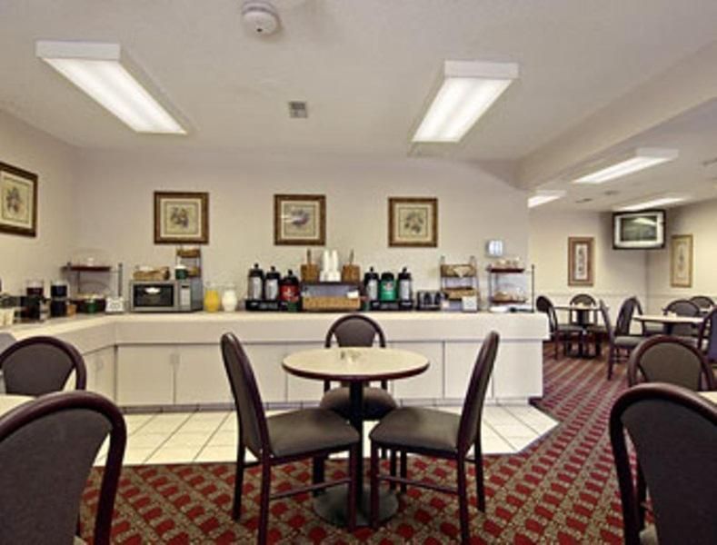 Days Inn By Wyndham Wytheville Étterem fotó